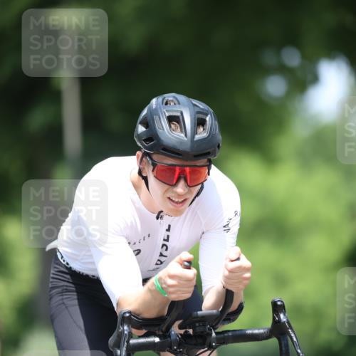 15.06.2025 - 7 Türme Triathlon Yannick Fuchs http://msf.ph/oto/8014027 15.06.2025 12:48:02 Radfahren 260, 317, 366, 374, 397, 504, 523, 566, 605 meine-sportfotos.de