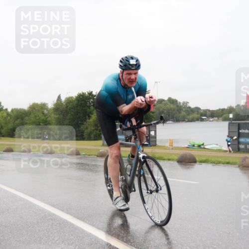 21.06.2025 - 27. Vierlanden-Triathlon H.Heesch http://msf.ph/oto/8014035 15.06.2025 13:58:08 Radfahren 1305 meine-sportfotos.de