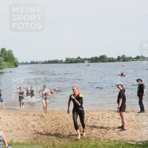 21.06.2025 - 27. Vierlanden-Triathlon MichiJ http://msf.ph/oto/8014037 15.06.2026 10:15:47 Schwimmen 483, 505, 509, 564, 577, 590, 630 meine-sportfotos.de