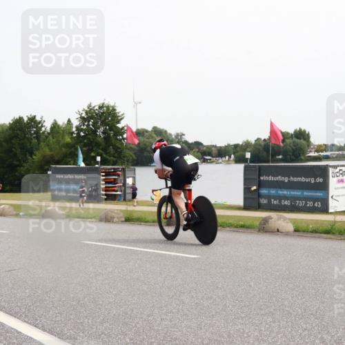 15.06.2025 - 27. Vierlanden-Triathlon H.Heesch http://msf.ph/oto/8014039 15.06.2025 11:14:14 Radfahren 248, 763, 781 meine-sportfotos.de
