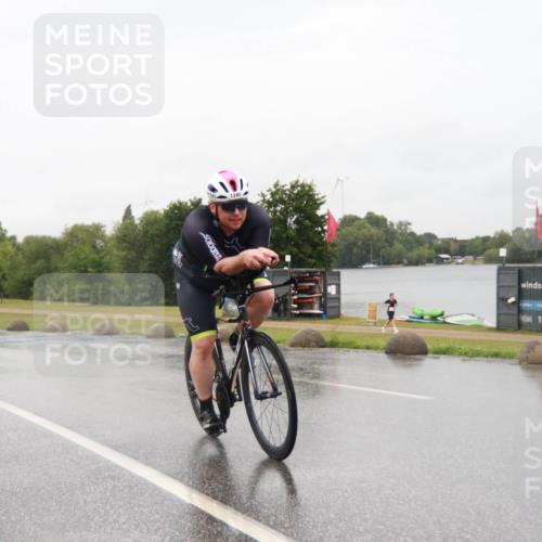 21.06.2025 - 27. Vierlanden-Triathlon H.Heesch http://msf.ph/oto/8014050 15.06.2025 13:59:05 Radfahren 1290 meine-sportfotos.de