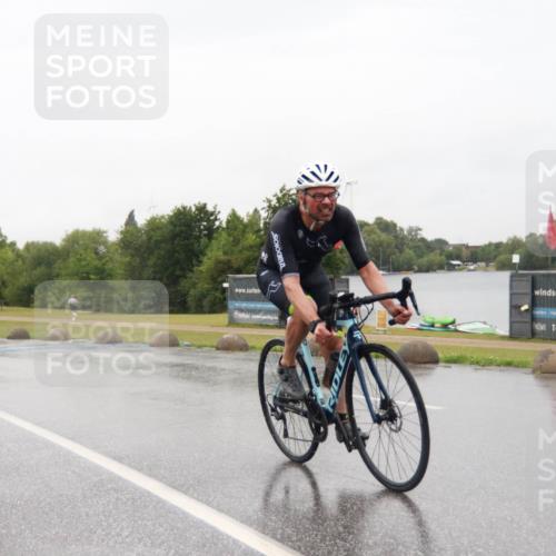 21.06.2025 - 27. Vierlanden-Triathlon H.Heesch http://msf.ph/oto/8014053 15.06.2025 13:59:24 Radfahren 1244, 1274, 1296 meine-sportfotos.de