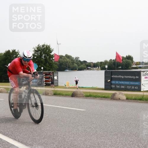 15.06.2025 - 27. Vierlanden-Triathlon H.Heesch http://msf.ph/oto/8014059 15.06.2025 11:14:24 Radfahren 160 meine-sportfotos.de