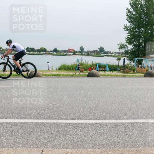 15.06.2025 - 27. Vierlanden-Triathlon H.Heesch http://msf.ph/oto/8014063 15.06.2025 11:09:51 Radfahren 709 meine-sportfotos.de