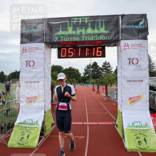 15.06.2025 - 7 Türme Triathlon Michael Strokosch http://msf.ph/oto/8014068 15.06.2025 15:11:16 Ziel 201 meine-sportfotos.de