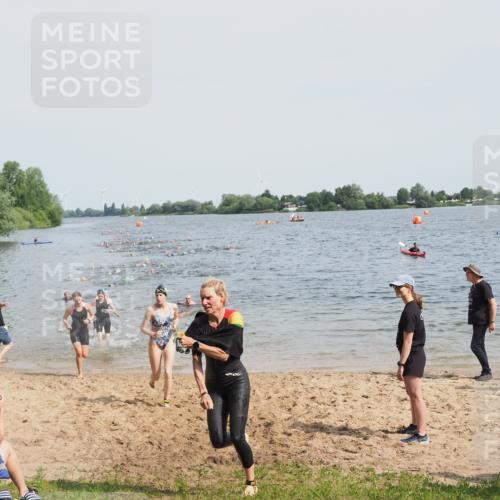 21.06.2025 - 27. Vierlanden-Triathlon MichiJ http://msf.ph/oto/8014069 15.06.2026 10:15:48 Schwimmen 483, 505, 509, 564, 577, 590, 630 meine-sportfotos.de