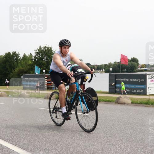 15.06.2025 - 27. Vierlanden-Triathlon H.Heesch http://msf.ph/oto/8014096 15.06.2025 11:14:32 Radfahren 19, 380, 663, 855 meine-sportfotos.de