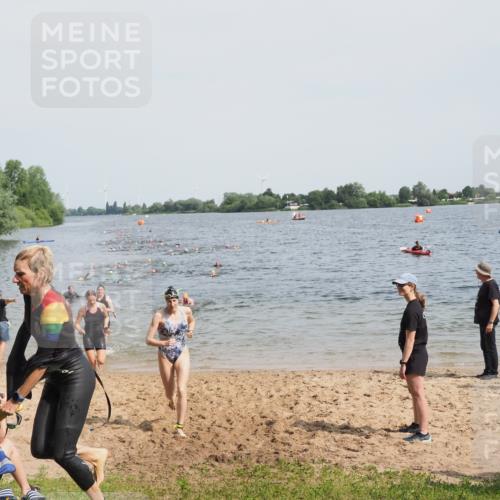 21.06.2025 - 27. Vierlanden-Triathlon MichiJ http://msf.ph/oto/8014098 15.06.2026 10:15:49 Schwimmen 483, 505, 509, 564, 577, 590, 630 meine-sportfotos.de