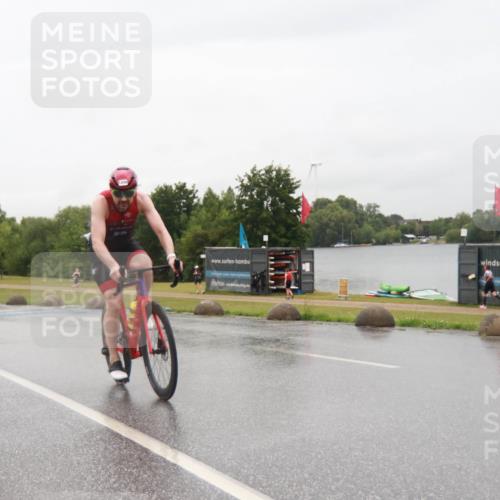 21.06.2025 - 27. Vierlanden-Triathlon H.Heesch http://msf.ph/oto/8014100 15.06.2025 14:01:03 Radfahren 1256, 1260 meine-sportfotos.de