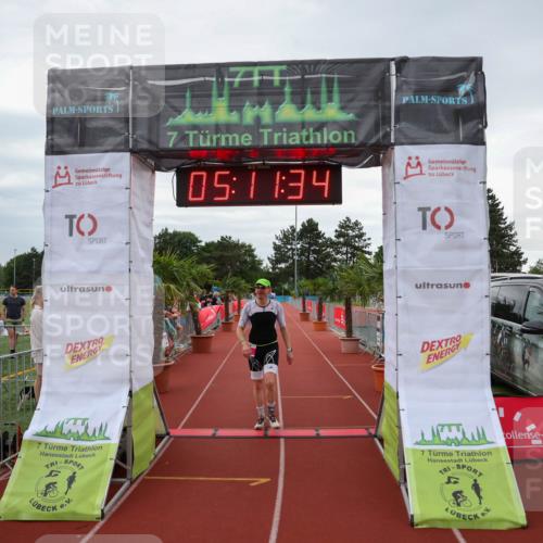 15.06.2025 - 7 Türme Triathlon Michael Strokosch http://msf.ph/oto/8014120 15.06.2025 15:11:33 Ziel 220 meine-sportfotos.de