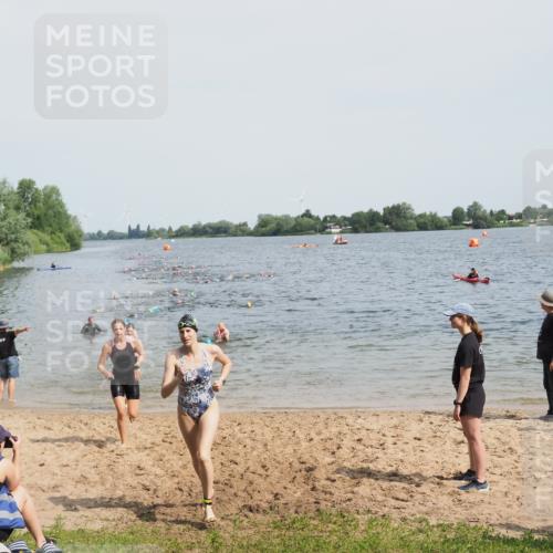 21.06.2025 - 27. Vierlanden-Triathlon MichiJ http://msf.ph/oto/8014125 15.06.2026 10:15:49 Schwimmen 483, 505, 509, 564, 577, 590, 630 meine-sportfotos.de