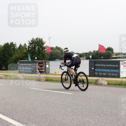 15.06.2025 - 27. Vierlanden-Triathlon H.Heesch http://msf.ph/oto/8014132 15.06.2025 11:15:08 Radfahren 728, 866 meine-sportfotos.de