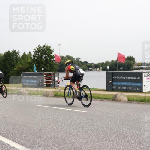 15.06.2025 - 27. Vierlanden-Triathlon H.Heesch http://msf.ph/oto/8014138 15.06.2025 11:15:09 Radfahren 728, 803, 866 meine-sportfotos.de