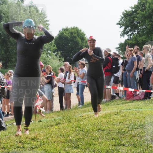 15.06.2025 - 27. Vierlanden-Triathlon KatJ http://msf.ph/oto/8014147 15.06.2025 10:15:03 Schwimmen 476, 521, 525, 528, 570, 592, 593, 597, 605, 1397 meine-sportfotos.de