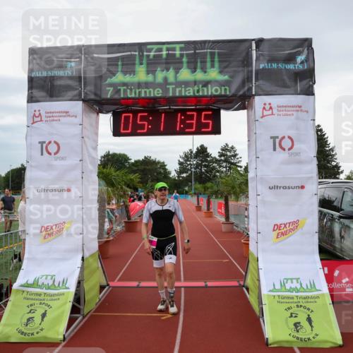15.06.2025 - 7 Türme Triathlon Michael Strokosch http://msf.ph/oto/8014148 15.06.2025 15:11:34 Ziel 220 meine-sportfotos.de