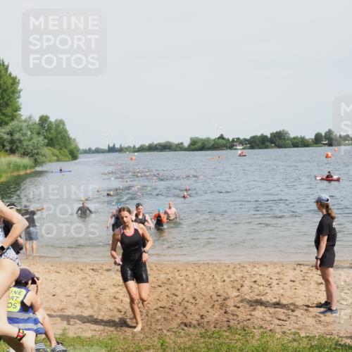 21.06.2025 - 27. Vierlanden-Triathlon MichiJ http://msf.ph/oto/8014150 15.06.2026 10:15:51 Schwimmen 483, 505, 547, 564, 577, 590, 606, 630 meine-sportfotos.de
