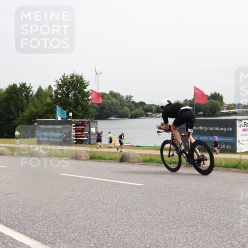 15.06.2025 - 27. Vierlanden-Triathlon H.Heesch http://msf.ph/oto/8014153 15.06.2025 11:15:20 Radfahren 862 meine-sportfotos.de