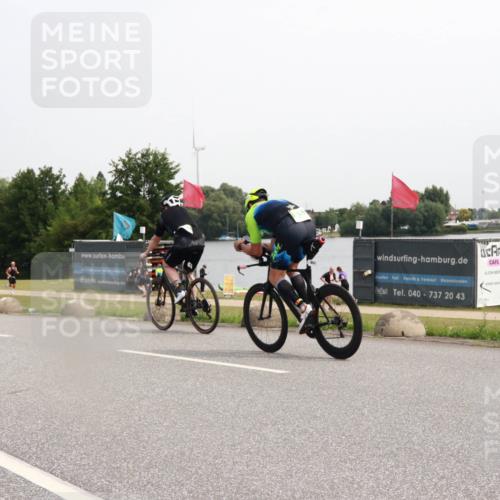 15.06.2025 - 27. Vierlanden-Triathlon H.Heesch http://msf.ph/oto/8014175 15.06.2025 11:15:22 Radfahren 687, 817, 853, 862 meine-sportfotos.de