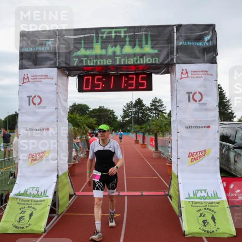 15.06.2025 - 7 Türme Triathlon Michael Strokosch http://msf.ph/oto/8014177 15.06.2025 15:11:35 Ziel 220 meine-sportfotos.de
