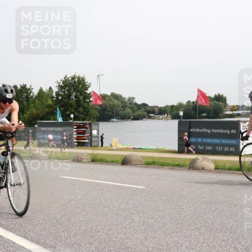 15.06.2025 - 27. Vierlanden-Triathlon H.Heesch http://msf.ph/oto/8014184 15.06.2025 11:15:38 Radfahren 198, 658 meine-sportfotos.de