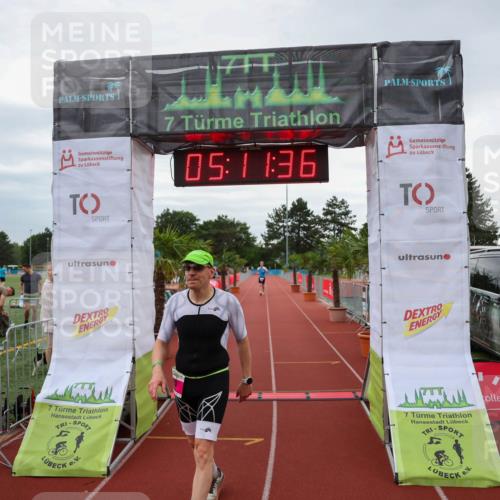 15.06.2025 - 7 Türme Triathlon Michael Strokosch http://msf.ph/oto/8014200 15.06.2025 15:11:36 Ziel 220 meine-sportfotos.de