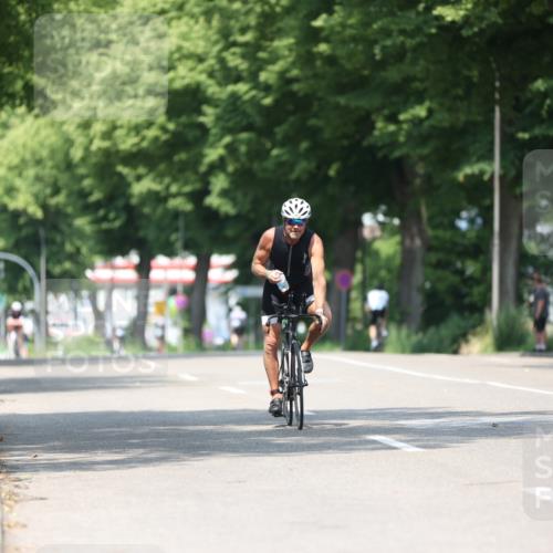 15.06.2025 - 7 Türme Triathlon Yannick Fuchs http://msf.ph/oto/8014204 15.06.2025 12:48:09 Radfahren 260, 374, 497 meine-sportfotos.de
