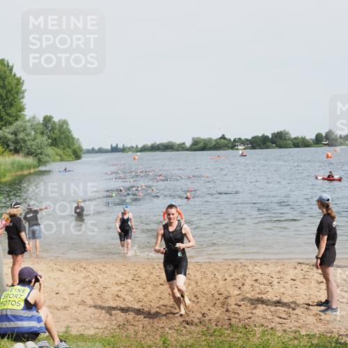 21.06.2025 - 27. Vierlanden-Triathlon MichiJ http://msf.ph/oto/8014205 15.06.2026 10:15:53 Schwimmen 505, 547, 577, 590, 606, 612, 630 meine-sportfotos.de