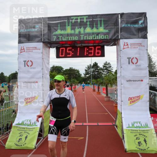 15.06.2025 - 7 Türme Triathlon Michael Strokosch http://msf.ph/oto/8014210 15.06.2025 15:11:36 Ziel 220 meine-sportfotos.de