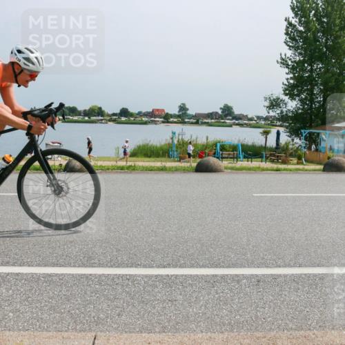 21.06.2025 - 27. Vierlanden-Triathlon H.Heesch http://msf.ph/oto/8014214 15.06.2025 11:48:56 Radfahren 739 meine-sportfotos.de