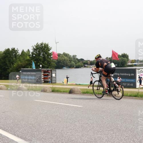 15.06.2025 - 27. Vierlanden-Triathlon H.Heesch http://msf.ph/oto/8014245 15.06.2025 11:16:02 Radfahren 766, 820, 860 meine-sportfotos.de