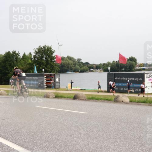 15.06.2025 - 27. Vierlanden-Triathlon H.Heesch http://msf.ph/oto/8014253 15.06.2025 11:16:02 Radfahren 766, 820, 860 meine-sportfotos.de