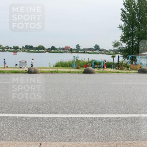 15.06.2025 - 27. Vierlanden-Triathlon H.Heesch http://msf.ph/oto/8014262 15.06.2025 11:10:11 Radfahren 130, 210, 822, 851 meine-sportfotos.de