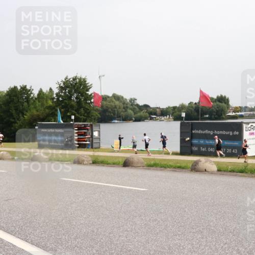 15.06.2025 - 27. Vierlanden-Triathlon H.Heesch http://msf.ph/oto/8014267 15.06.2025 11:16:04 Radfahren 102, 820, 860 meine-sportfotos.de