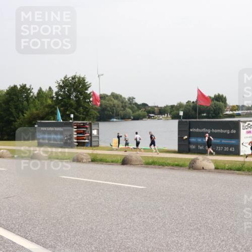 15.06.2025 - 27. Vierlanden-Triathlon H.Heesch http://msf.ph/oto/8014272 15.06.2025 11:16:04 Radfahren 102, 820, 860 meine-sportfotos.de