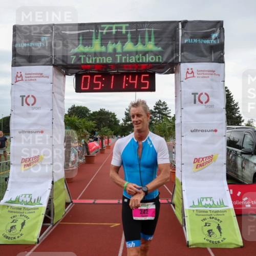 15.06.2025 - 7 Türme Triathlon Michael Strokosch http://msf.ph/oto/8014288 15.06.2025 15:11:44 Ziel 242 meine-sportfotos.de