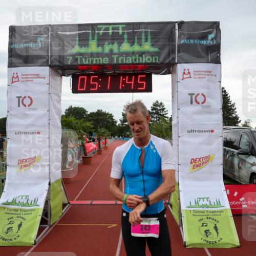 15.06.2025 - 7 Türme Triathlon Michael Strokosch http://msf.ph/oto/8014302 15.06.2025 15:11:45 Ziel 242 meine-sportfotos.de