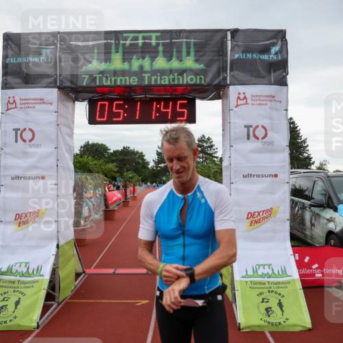 15.06.2025 - 7 Türme Triathlon Michael Strokosch http://msf.ph/oto/8014308 15.06.2025 15:11:45 Ziel 242 meine-sportfotos.de