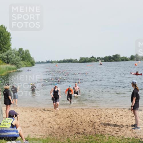 21.06.2025 - 27. Vierlanden-Triathlon MichiJ http://msf.ph/oto/8014322 15.06.2026 10:15:55 Schwimmen 505, 547, 577, 590, 606, 612, 630 meine-sportfotos.de