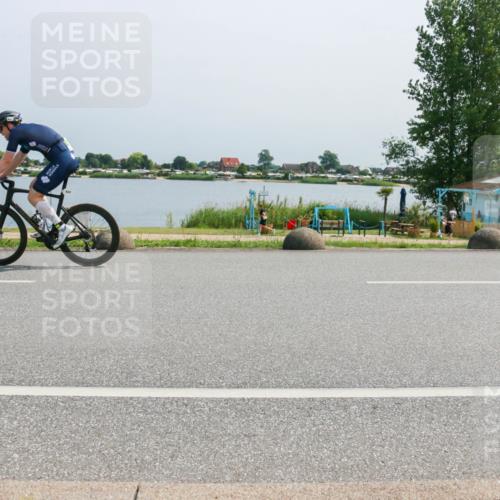 21.06.2025 - 27. Vierlanden-Triathlon H.Heesch http://msf.ph/oto/8014324 15.06.2025 11:49:12 Radfahren 637, 762, 773 meine-sportfotos.de