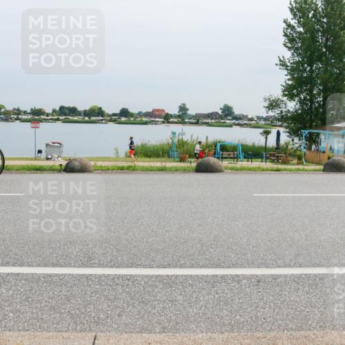 15.06.2025 - 27. Vierlanden-Triathlon H.Heesch http://msf.ph/oto/8014332 15.06.2025 11:10:14 Radfahren 130, 210, 649, 822, 851 meine-sportfotos.de