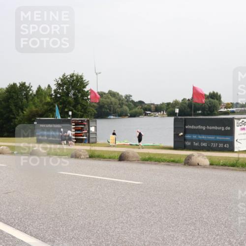 15.06.2025 - 27. Vierlanden-Triathlon H.Heesch http://msf.ph/oto/8014334 15.06.2025 11:16:07 Radfahren 102, 208, 860 meine-sportfotos.de
