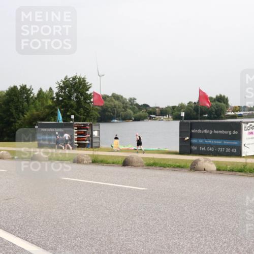 15.06.2025 - 27. Vierlanden-Triathlon H.Heesch http://msf.ph/oto/8014342 15.06.2025 11:16:07 Radfahren 102, 208, 860 meine-sportfotos.de