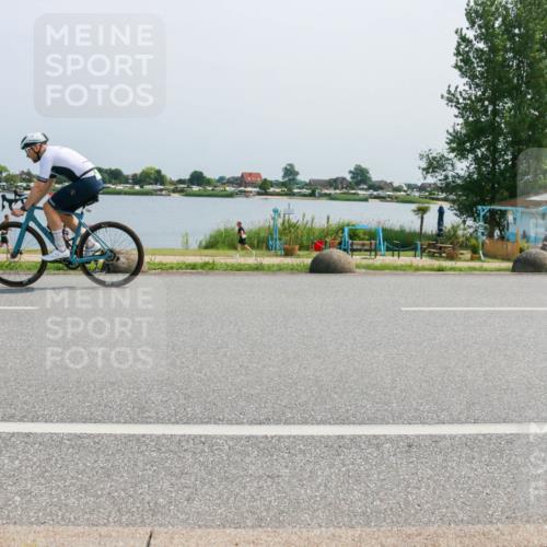 21.06.2025 - 27. Vierlanden-Triathlon H.Heesch http://msf.ph/oto/8014343 15.06.2025 11:49:13 Radfahren 637, 762, 773 meine-sportfotos.de