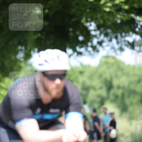 15.06.2025 - 7 Türme Triathlon Yannick Fuchs http://msf.ph/oto/8014344 15.06.2025 12:48:20 Radfahren 240, 273, 490, 498, 543, 655 meine-sportfotos.de