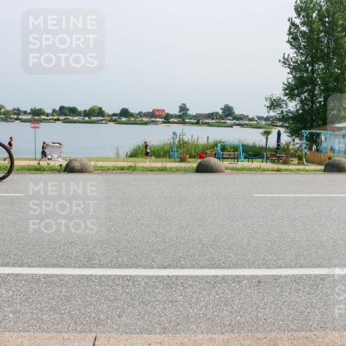21.06.2025 - 27. Vierlanden-Triathlon H.Heesch http://msf.ph/oto/8014354 15.06.2025 11:49:13 Radfahren 637, 762, 773 meine-sportfotos.de