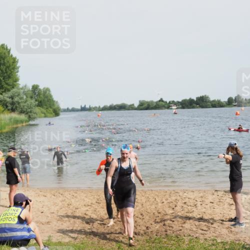 21.06.2025 - 27. Vierlanden-Triathlon MichiJ http://msf.ph/oto/8014361 15.06.2026 10:15:58 Schwimmen 505, 547, 606, 612, 630 meine-sportfotos.de