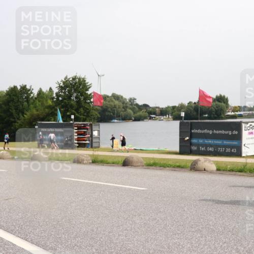 15.06.2025 - 27. Vierlanden-Triathlon H.Heesch http://msf.ph/oto/8014365 15.06.2025 11:16:08 Radfahren 102, 208, 860 meine-sportfotos.de