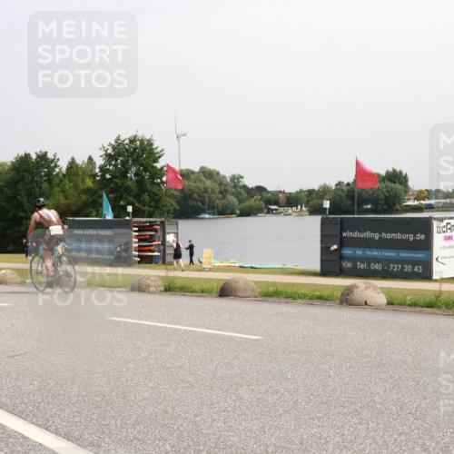 15.06.2025 - 27. Vierlanden-Triathlon H.Heesch http://msf.ph/oto/8014406 15.06.2025 11:16:09 Radfahren 102, 208, 801, 819, 860 meine-sportfotos.de