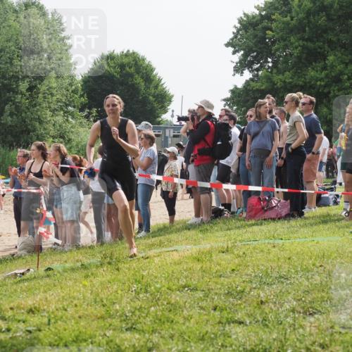 15.06.2025 - 27. Vierlanden-Triathlon KatJ http://msf.ph/oto/8014415 15.06.2025 10:15:10 Schwimmen 480, 528, 555, 570, 587, 592, 597, 605, 635 meine-sportfotos.de