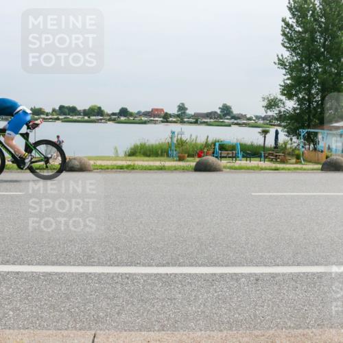 15.06.2025 - 27. Vierlanden-Triathlon H.Heesch http://msf.ph/oto/8014416 15.06.2025 11:10:26 Radfahren 145, 668, 701, 867 meine-sportfotos.de